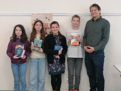 Annika Kramer ist Schulsiegerin beim Vorlesewettbewerb